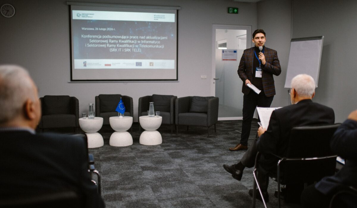 Konferencja podsumowująca prace nad aktualizacjami Sektorowej Ramy Kwalifikacji w Informatyce i Sektorowej Ramy Kwalifikacji w Telekomunikacji (SRK IT i SRK TELE); 26 lutego 2026 r.