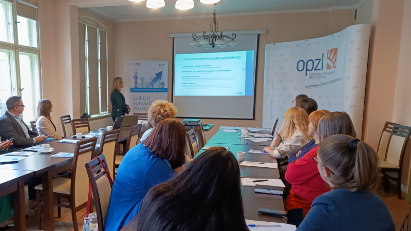 seminarium Zintegrowany System Kwalifikacji – szanse i korzyści dla biznesu - Agnieszka Demichowicz