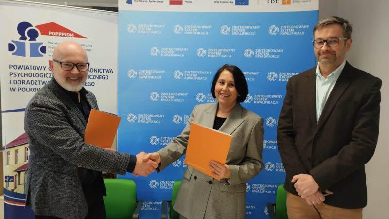 Podpisanie listu intencyjnego o współpracy między Instytutem Badań Edukacyjnych - Państwowym Instytutem Badawczym a Powiatowym Ośrodkiem Poradnictwa Psychologiczno-Pedagogicznego i Doradztwa Metodycznego w Polkowicach